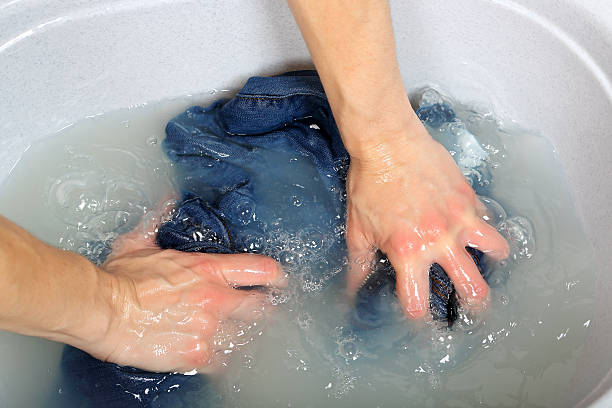 washing jeans in washing machine 